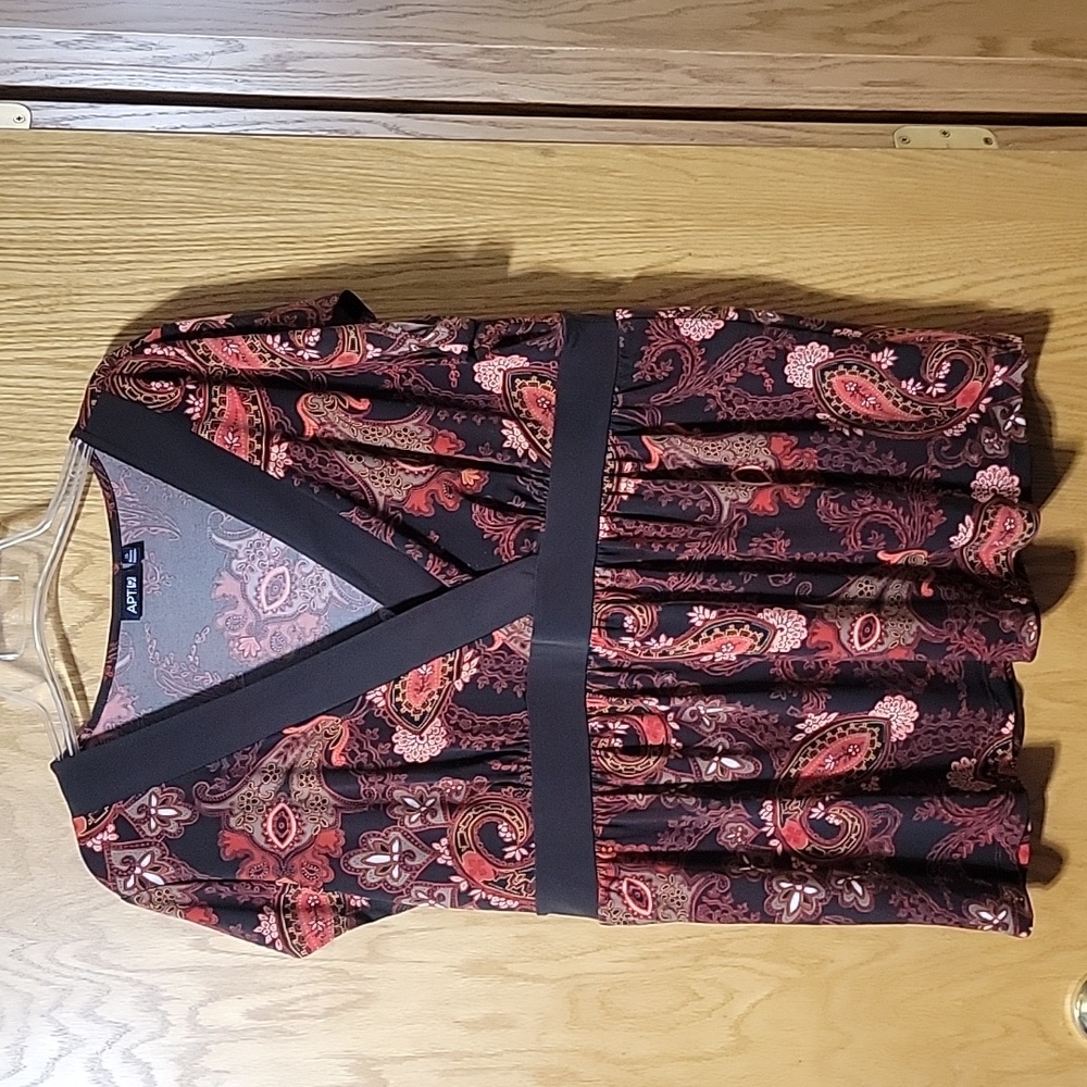 Apt 9 brown Paisley top Sz XL